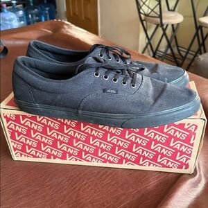 Vans Men's Black Canvas Sneakers